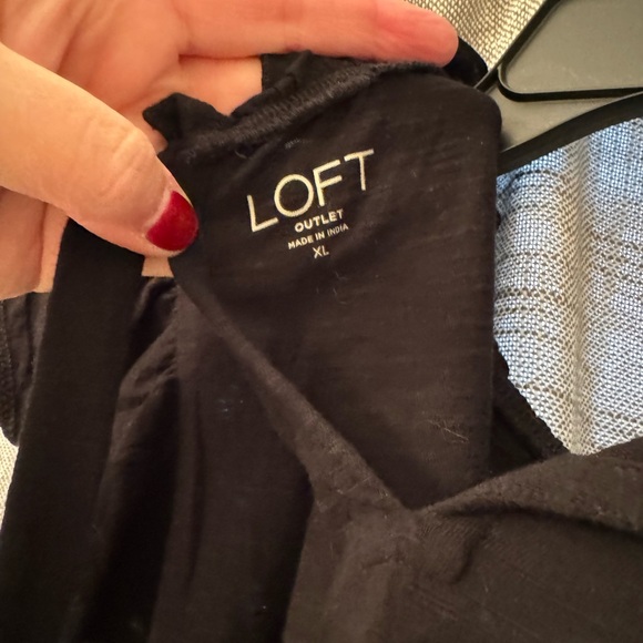 Black sleeveless top, Loft size XL. Cute tie in back - Picture 4 of 5